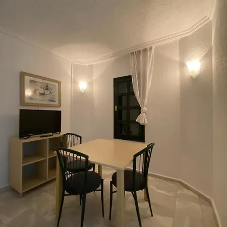 Club Mel Aparthotel 3*