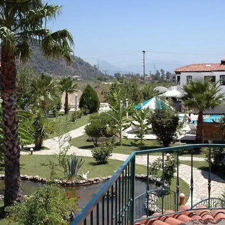Aparthotel Club Mel 3*