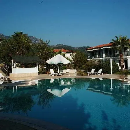 Club Mel Aparthotel 3*